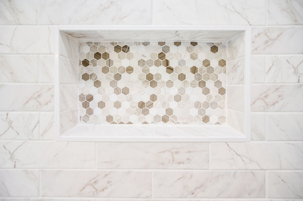 Shower niche